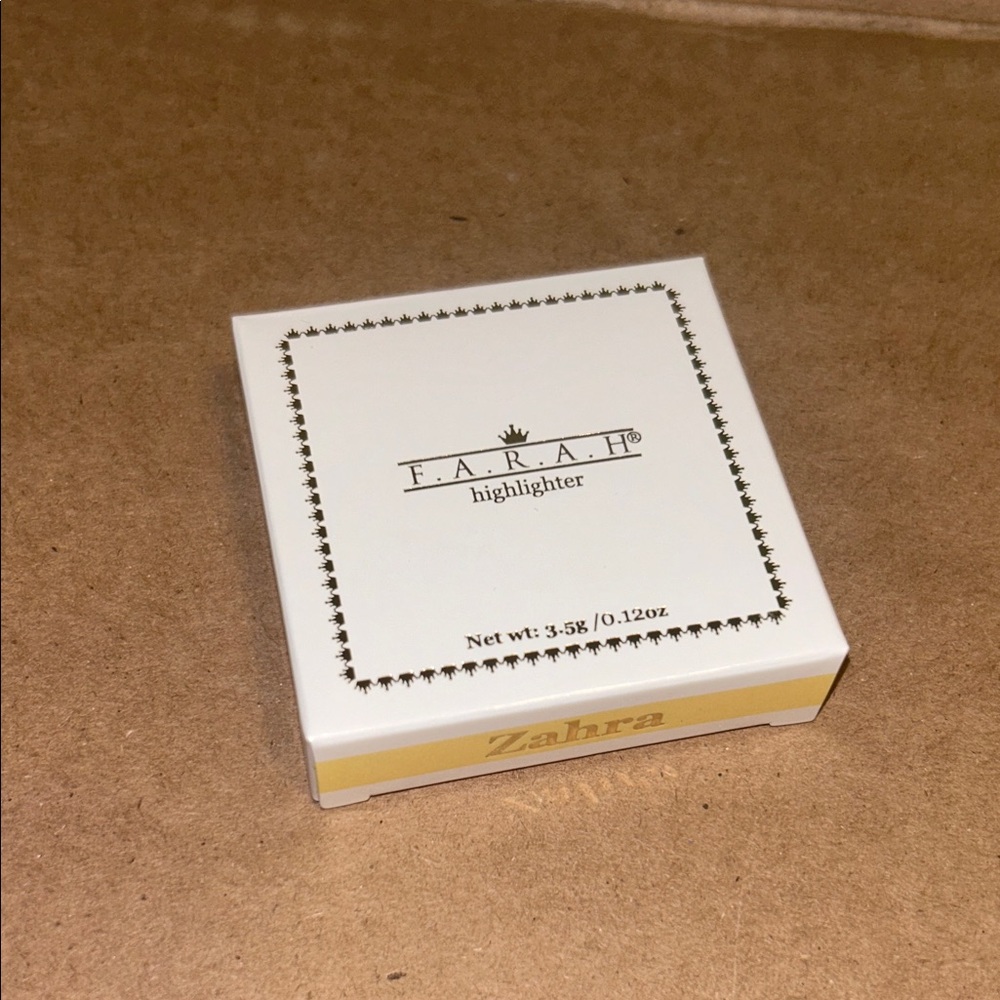 F.A.R.A.H Highlighter in White and Gold